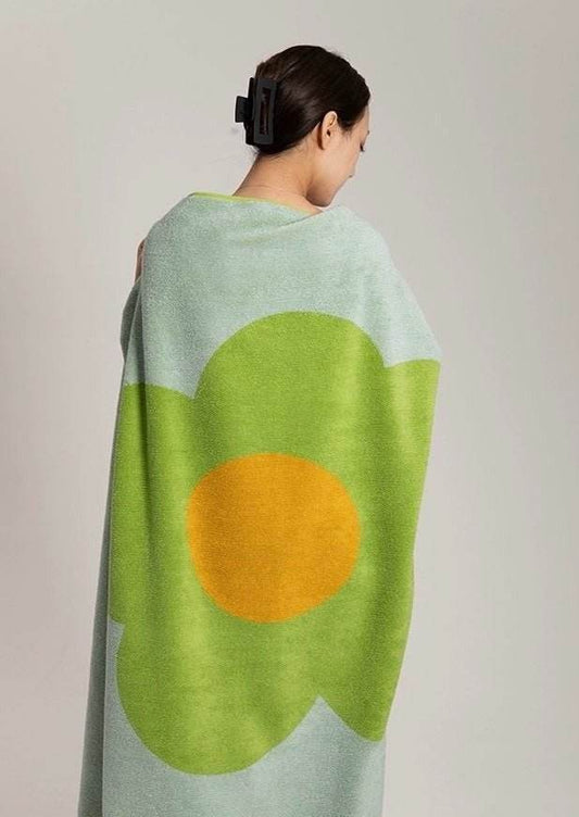 Cute Whimsical Sunflower Bath Towel - Ultra Soft & Absorbent Staple Cotton - Zoanne